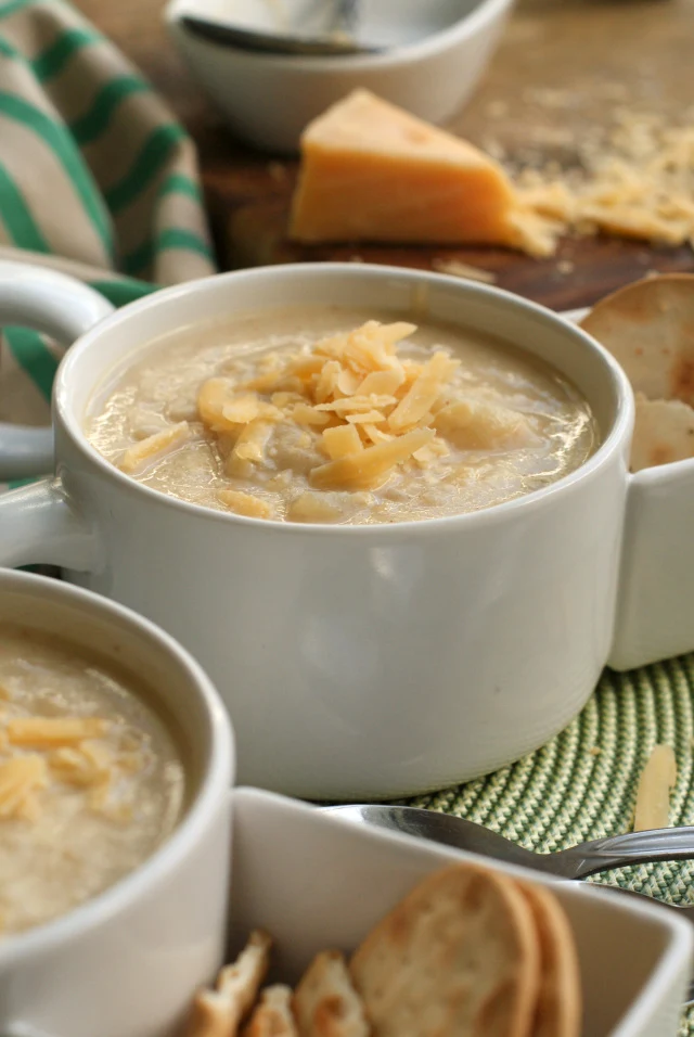 Roasted Cauliflower and Gouda Soup is rich and flavorful, made with oven-roasted cauliflower, simple seasoning, cashew milk, and bold gouda cheese. 