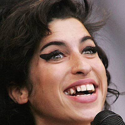 Here we have a candid picture of the troubled English singer Amy Winehouse