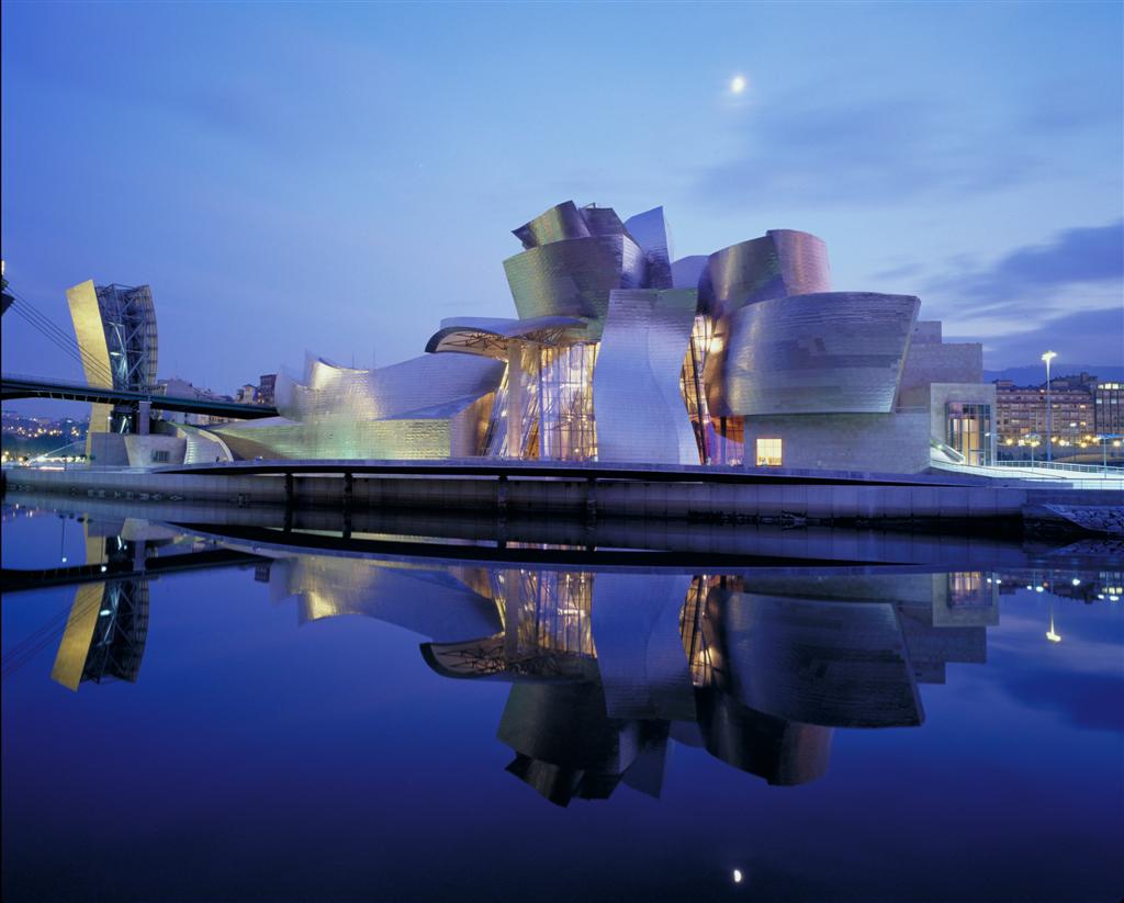 ... Gehry, el edifico en sí es un magnífico ejemplo de la arquitectura