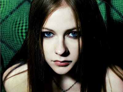 Avril Lavigne Normal Resolution HD Wallpaper 2