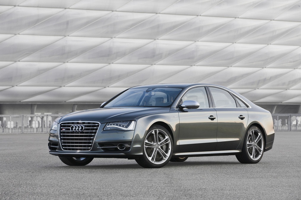 2013 Audi S8