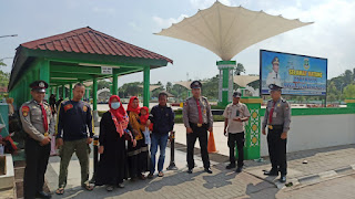 Tak Hanya Wisata Pantai, Personel Ditpamobvit Polda Banten Juga Lakukan Patroli Ke Tampat Wisata Religi