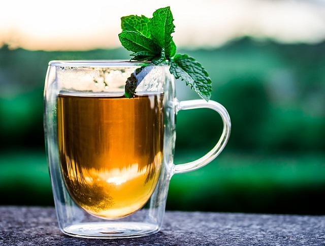 water green tea coffee reduce body weight caffeine weightloss