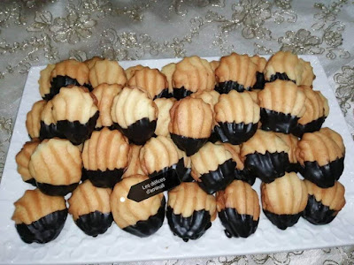 حلويات العيد 2021 : بيتي فور بالزيت خفيف وهش يذوب في الفم