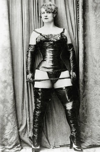 BDSM leather dominatrix mistress yva richard
