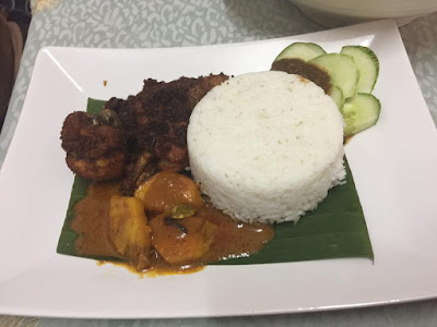 Delihayat Kitchen: Nasi Kukus Ayam Goreng Berempah.