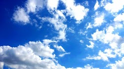   Λέγεται ότι το μπλε χρώμα σχετίζεται συχνά με τη θλίψη. Παρόλαυτά, όμως, ένας γαλάζιος ουρανός χωρίς σύννεφα σίγουρα έχει τη δύναμη να σας...