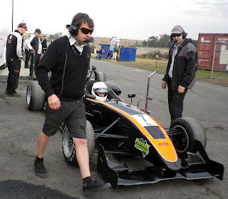 FORMULA RACE CAR