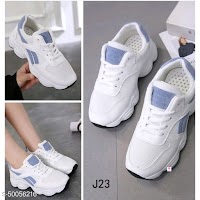 Sepatu Sneaker Wanita RBK01