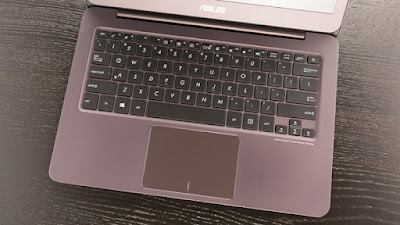 Asus Zenbook UX305CAKeyboard and Trackpad