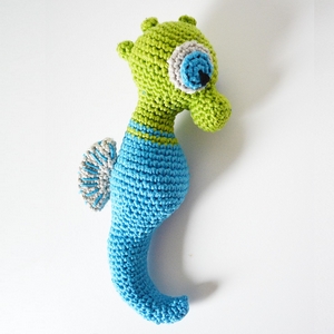 Little Seahorse free crochet pattern