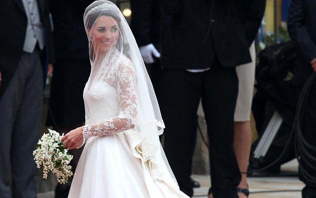 kate and william wedding dress. Kate Middleton and William