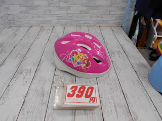 中古品　ディズニープリンセス　サイクルヘルメット　３９０円