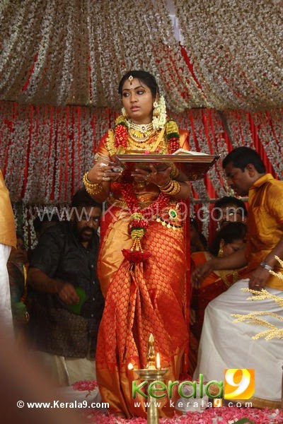 Tags : Navya nair Wedding pictures,Navya nair Wedding photos,Navya nair 