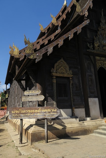 Wat Phan Tao. This wooden viharn used to be a throne hall of a king. 