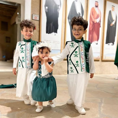 أزياء اليوم الوطني السعودي للأطفال