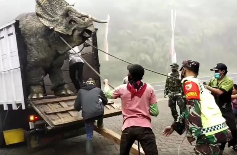 Video Dinosaurus di Media Sosial