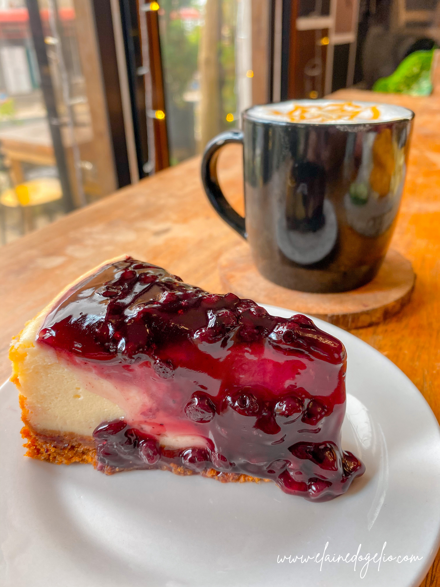 Cafe De La Memoire - Blueberry Cheesecake