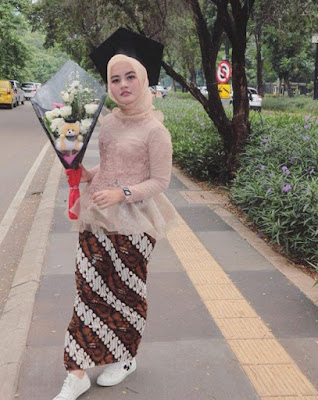 model kebaya wisuda modern terbaru