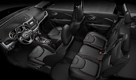 Interior view of 2016 Jeep Cherokee Trailhawk