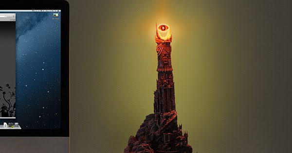 Sauron está en tu escritorio, pero en su forma de lámpara ...