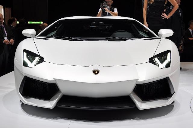 Lamborghini aventador front view