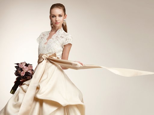 The Aisle New York Monique Lhuillier Wedding Dress