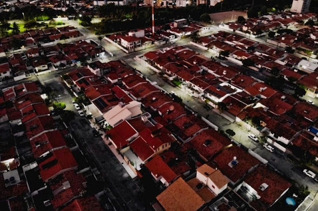 Cícero Lucena inaugura asfalto de cinco vias no Brisamar e entrega nova iluminação em LED para três bairros
