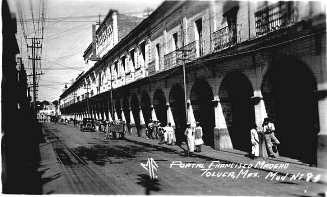 Portal Francisco I. Madero, Calle Miguel Hidalgo