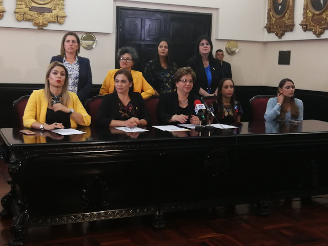 Grupo parlamentario de mujeres pide ‘que se haga justicia’ en denuncia contra Óscar Arias