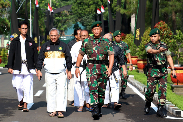  Pangdivif 2 Kostrad Resmi Buka Gashuku Serta Ujian Dan Nasional INKANAS di Malang