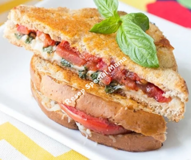 DELICIOUS SKINNY CAPRESE GRILLED CHEESE SANDWICHES