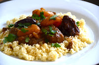 MAROKKANISCHE LAMM TAJINE MIT APRIKOSEN UND DÖRRPFLAUMEN