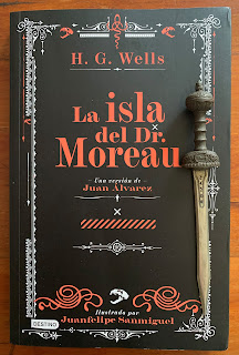 Portada del libro La isla del dr. Moreau, de H. G. Wells y Juan Álvarez