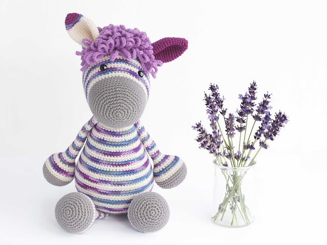 amigurumi-zebra-cebra-crochet-lila