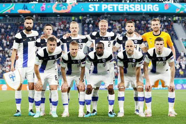 SELECCIÓN DE FINLANDIA. Temporada 2020-21. Tim Sparv, Jukka Raitala, Joel Pohjanpalo, Paulus Arajuuri, Joona Toivio, Lukas Hradecky. Robin Lod, Jere Uronen, Glen Kamara, Teemu Pukki, Daniel O'Shaughnessy. SELECCIÓN DE FINLANDIA 0 SELECCIÓN DE BÉLGICA 2. 21/06/2021. Eurocopa 2020, XVI edición, fase de grupos, Grupo B, jornada 3. San Petersburgo, Rusia, estadio Krestovsky. GOLES: 0-1: 74’, Hradecky, en propia puerta. 0-2: 81’, Romelu Lukaku.