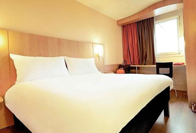 cama doble de hotel barato en mataro