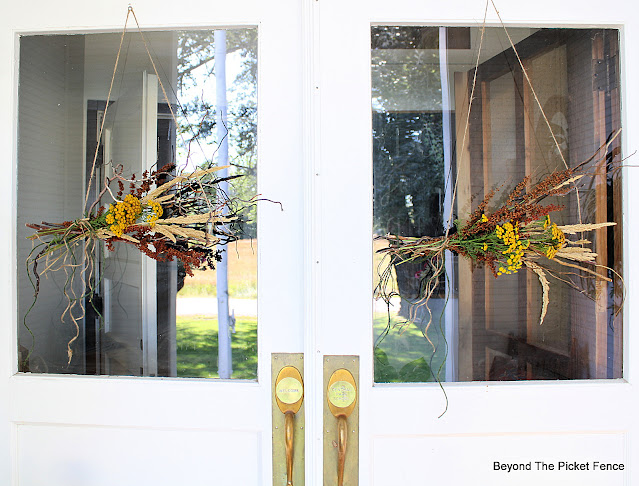 Make It Monday Foraged Fall Front Door Decor