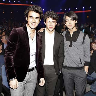 Jonas Brothers mp3 mp3s download downloads ringtone ringtones music video entertainment entertaining lyric lyrics by Jonas Brothers collected from Wikipedia