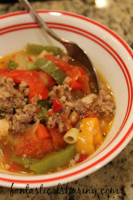 Stir Fry Soup | This soup is packed with flavor and quick to make, so it's perfect for a last minute school night meal! #recipe