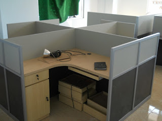 Meja Partisi 4 Staff - Cubicle Workstation