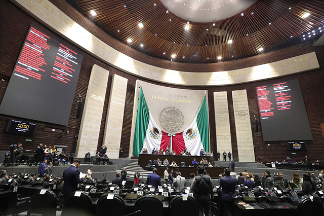 Reciben diputados propuestas para 15 magistraturas vacantes del TFJA