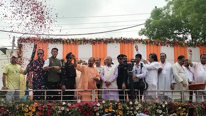 कांवड़ यात्रा बना सामाजिक समरसता का प्रतीक, CM योगी ने पुष्पवर्षा कर जताया सम्मान