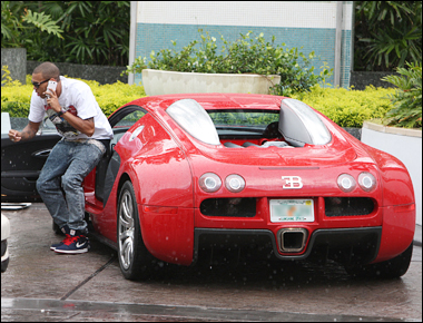 Bugatti on Chart Topping Musician Chris Brown Snapped In His Bugatti Veyron