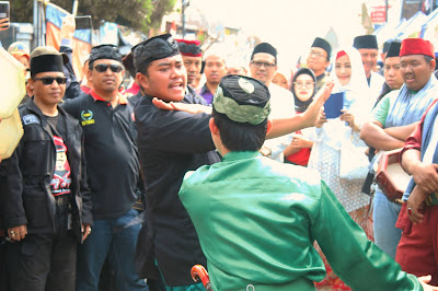 Festival Kebudayaan Betawi dibuka dengan pertunjukkan palang pintu (Foto/Danang Arief)
