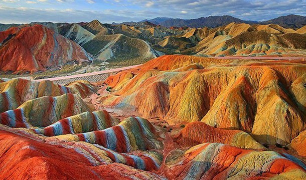 These 20 Unbelievable Pictures Might Look Like An Illusion But They Are Absolutely Real - Danxia Landforms