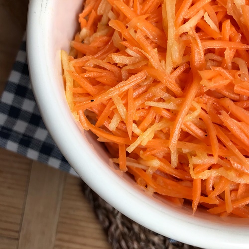 Möhren-Apfel-Salat