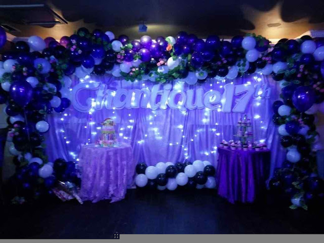 Foto dekorasi balon, kain, bunga, & lampu event sweet seventeen 17 tahun