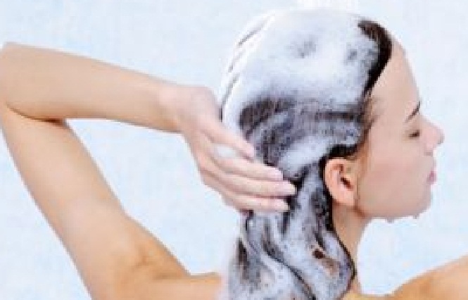 5 Bahan  Alami Untuk Mencuci Rambut  Tanpa  Sampo