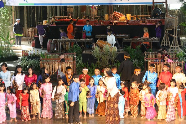 Info Wisata di  Saung Angklung Udjo Tempat Wisata di  Bandung 